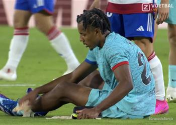 فيديو كوندي يغادر مباراة برشلونة وغرناطة مصاب ا