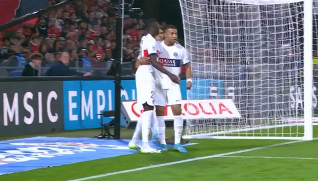 هدف باريس سان جيرمان الثالث في مرمي رين اسيست اشرف حكيمي