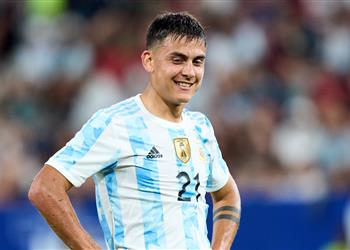 سكالوني يستبعد ديبالا من قائمة الأرجنتين للإصابة