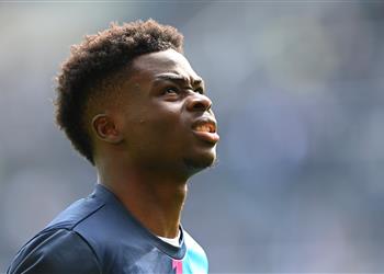 منتخب إنجلترا يصدر بيان ا بشأن بوكايو ساكا