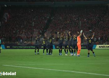 فيديو طرد لاعب صن داونز أمام الأهلي في دوري السوبر الإفريقي