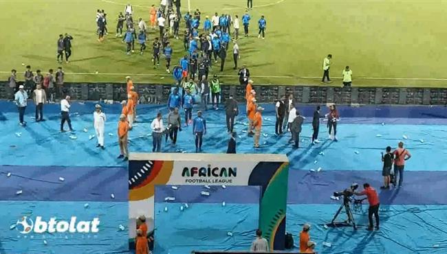 خروج فريق صن داونز وسط احتفالات من المدير الفني مع اللاعبين بالصعود للنهائي