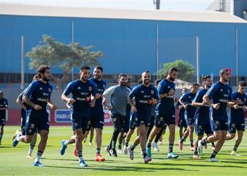 مران الأهلي كولر يحاضر اللاعبين قبل مباراة الجونة وتقسمية فنية في ختام التدريبات