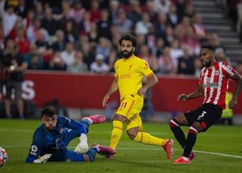 مدرب برينتفورد سنواجه اختبار ا صعب ا ضد ليفربول ومحمد صلاح المتميز