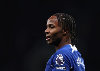 الاتحاد الإنجليزي يحسم موقفه من معاقبة ستيرلينج بسبب ديربي لندن