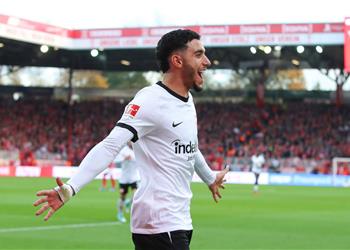 مدرب فرانكفورت لـ عمر مرموش عليك أن تفعل مثل كريستيانو رونالدو