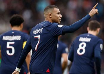 فيديو هاتريك مبابي يقود باريس سان جيرمان لصدارة الدوري الفرنسي أمام ريمس