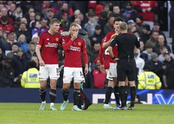 تين هاج يعلق على إصابتي إريكسن وهويلوند أمام لوتون تاون