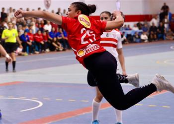 الأهلي يهزم الزمالك في عقر داره ويتصدر دوري سيدات اليد