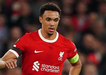 أرنولد أتابع ثنائي مانشستر سيتي لتطوير أسلوبي مع ليفربول