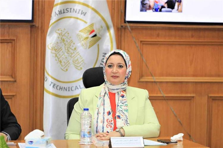 الدكتورة إيمان محمد حسن نائب رئيس الاتحادين مصري والعربي للرياضة المدرسية
