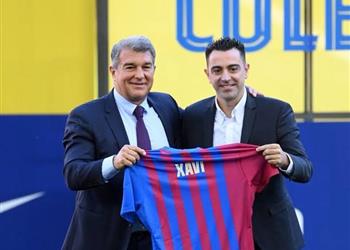 لابورتا يحسم مستقبل تشافي مع برشلونة