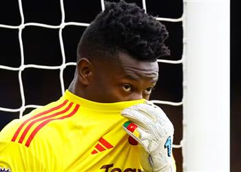 ميرور توضح حالة أونانا بعد إصابته وموقفه من مباراة مانشستر يونايتد وإيفرتون