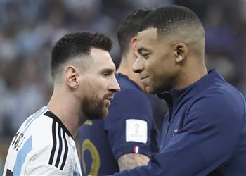 مبابي يوضح رأيه في تتويج ميسي بالكرة الذهبية