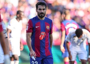 جوندوجان يضع حد ا لشائعات رحيله عن برشلونة