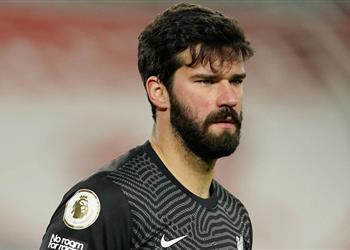 أليسون مرشح لجائزة أفضل تصدي في الدوري الإنجليزي عن شهر أكتوبر