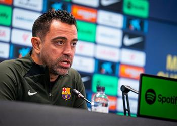 تشافي يوضح موقف تير شتيجن من مواجهة فاييكانو ويعلق على أزمة ليفاندوفسكي ويامال