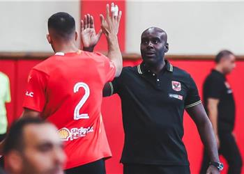 الأهلي يفوز على الطيران في دوري اليد قبل مواجهة الزمالك