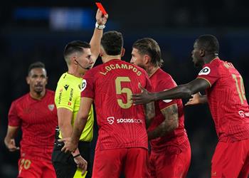 إشبيلية يواصل السقوط أمام ريال سوسيداد في الدوري الإسباني وراموس يدخل التاريخ ببطاقة حمراء جديدة