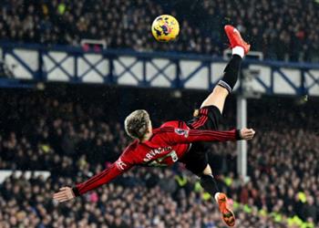 نيفيل وفرديناند عن مقصية جارناتشو أمام إيفرتون هدف الموسم السحري