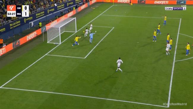 فرصة خوسيلو امام مرمي قادش الخالي بالدوري الاسباني