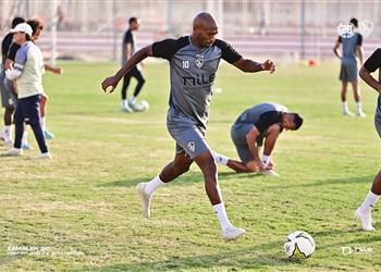 مران الزمالك معتمد جمال يهنئ اللاعبين بعد الفوز أمام أبو سليم وعودة عبد الله جمعة