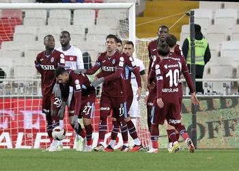 فيديو هدف وأسيست تريزيجيه البديل ينقذ طرابزون سبور ويقوده لتعادل مثير مع سيفاس في الدوري التركي