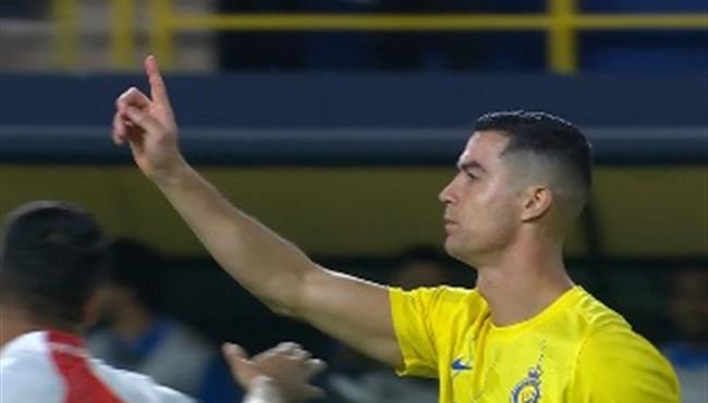 كريستيانو رونالدو يطلب من الحكم عدم احتساب ركلة جزاء لصالحه في مباراة النصر وبرسيبوليس