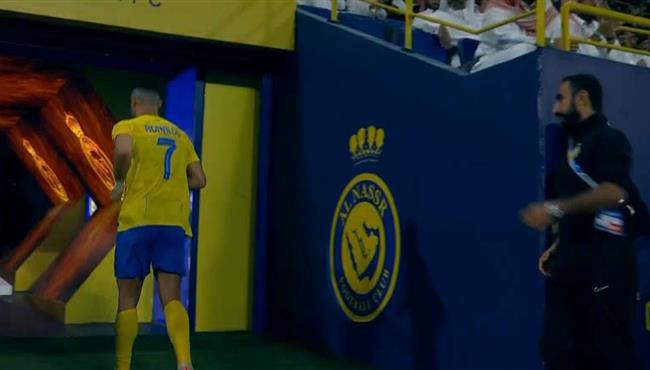 لحظة خروج كريستيانو رونالدو في مباراة النصر وبرسيبوليس بدوري ابطال اسيا