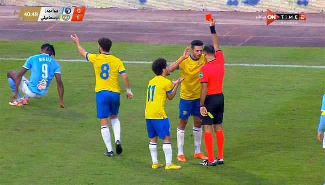 طرد محمد هاشم في مباراة الاسماعيلي وبيراميدز بالدوري المصري