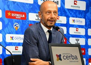 مدير برشلونة ومانشستر سيتي السابق رئيس ا لـ الهلال السعودي