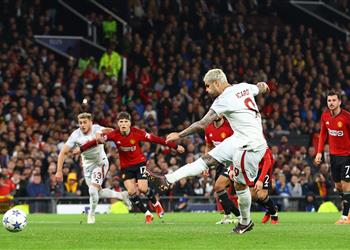 شكوك حول إقامة مباراة مانشستر يونايتد وجالطة سراي بسبب الطقس