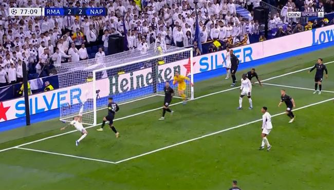 خوسيلو كاد ان يسجل هدف مقصية امام نابولي بدروي ابطال اوروبا