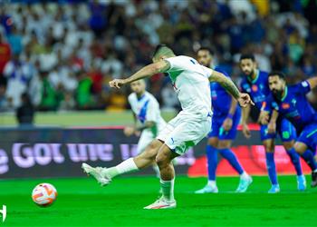 فيديو الهلال يهزم الفتح بهدف ويواصل صدارة الدوري السعودي