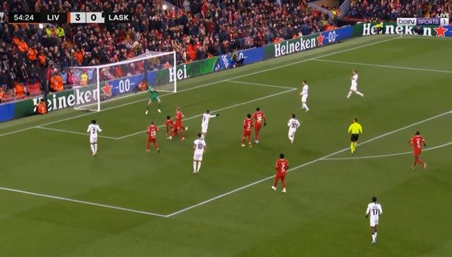 لاعب لاسك لينز يهدر فرصة هدف امام ليفربول بالدوري الاوروبي