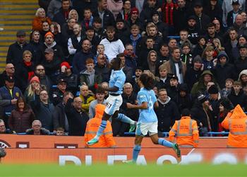 فيديو دوكو يقود مانشستر سيتي لاكتساح بورنموث بسداسية وخطف صدارة الدوري الإنجليزي