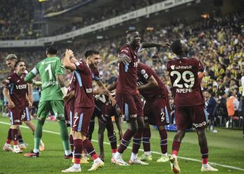 تريزيجيه يشارك في فوز مثير لـ طرابزون على فناربخشة في الدوري التركي