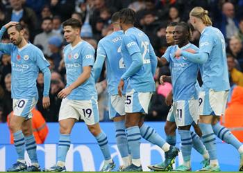 فيديو لاعب مانشستر سيتي يتفاجأ بفقدان سنته أمام بورنموث