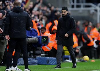 أرتيتا يفتح النار ضد التحكيم بعد الخسارة أمام نيوكاسل ما حدث فضيحة وأشعر بالحرج