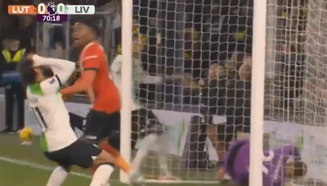 رد فعل جنوني من محمد صلاح بعد اهدار نونيز هدف سهل لليفربول امام لوتون تاون