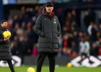 كلوب يدين هتافات المشجعين بـ مباراة ليفربول ولوتون تاون عار عليكم