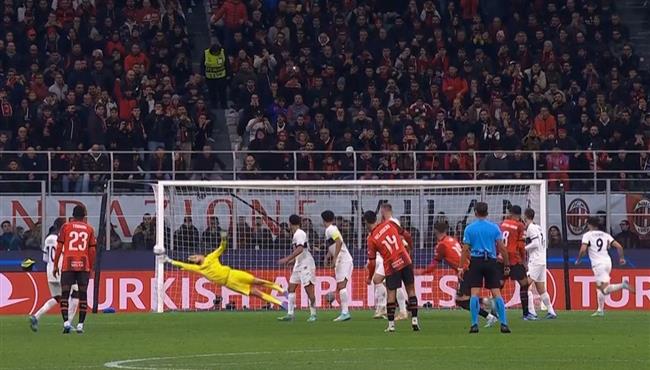 تصدي دوناروما المذهل في مباراة باريس سان جيرمان وميلان