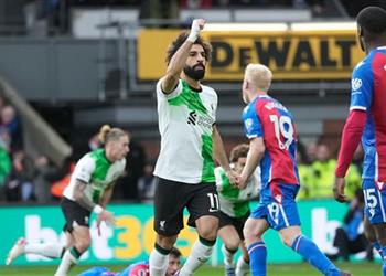 لاعب تشيلسي السابق محمد صلاح حقق إنجاز ا مع ليفربول جناح تفوق على هدافين