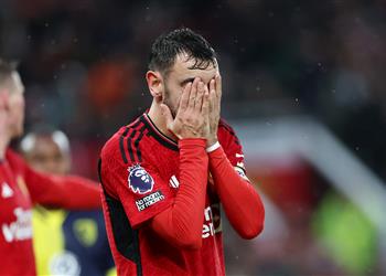 إعلامي بريطاني يهاجم برونو فرنانديز تعمد الإنذار أمام بورنموث للغياب عن مواجهة ليفربول