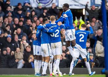 فيديو إيفرتون يواصل جمع نقاط العقوبة بثنائية مثيرة ضد تشيلسي في الدوري الإنجليزي