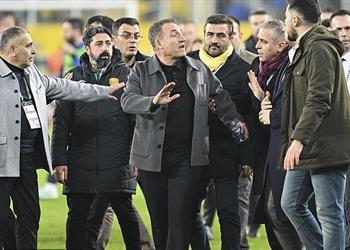 رئيس أنقرة جوجو يعلن استقالته من منصبه بعد واقعة الاعتداء على الحكم