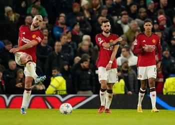 كاسيميرو على رأسهم مانشستر يونايتد يدرس بيع 3 لاعبين بعد توديع دوري أبطال أوروبا