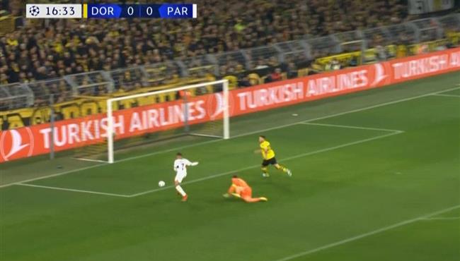 انقاذ نيكلاس زوله الخرافي امام مبابي في مباراة باريس سان جيرمان وبوروسيا دورتموند