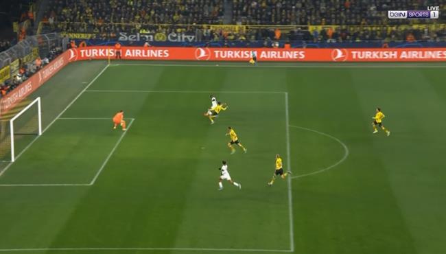 حارس بوروسيا دورتموند يتألق ويمنع هدف محقق لباريس بدوري ابطال اوروبا