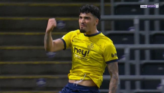 هدف سانت جيلواز الملغي في مرمي ليفربول في الدوري الاوروبي